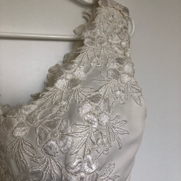 Dress - Picture 4 of 8